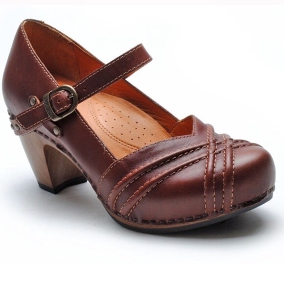Dansko Shoes - Dansko Reeny Mary Jane heels, brown sz 41
